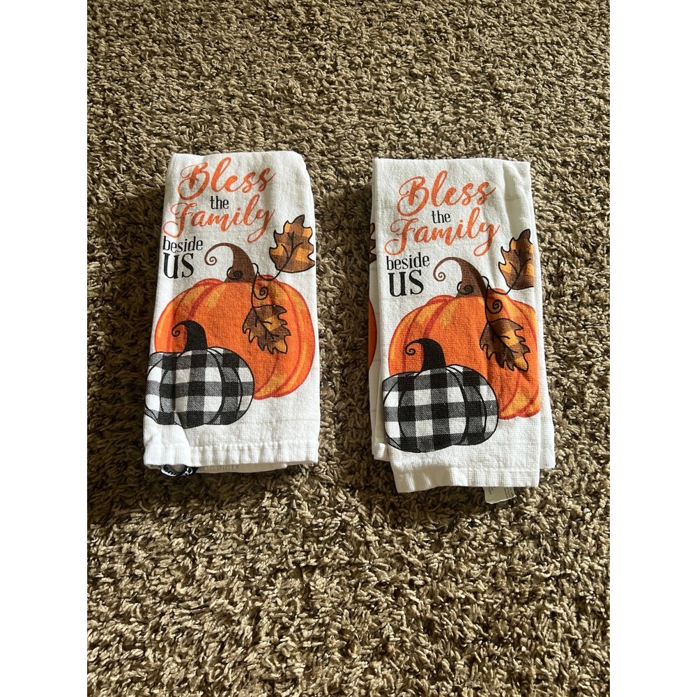 Cuisinart White Kitchen‎ Towels "Bless the Family Beside Us" w/ pumpkins 15"x23"
